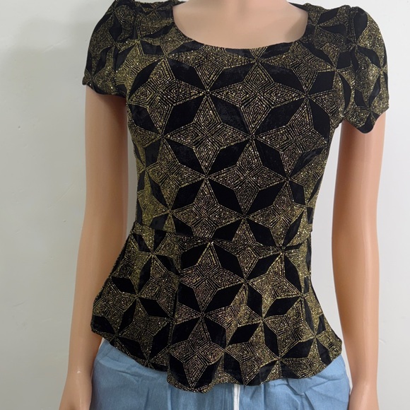 Top - Picture 2 of 7